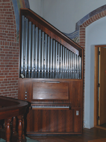 Uller�d Kirke, Hiller�d Provsti. All � copyright Jens Kinkel