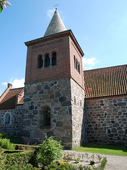 Vellerup Kirke, Frederikssund Provsti