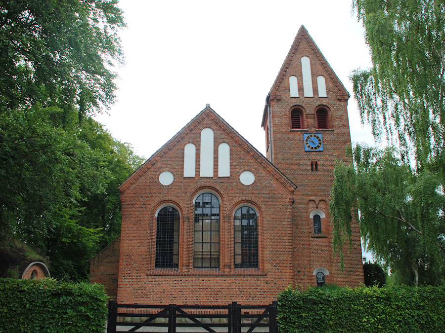H�sterk�b Kirke, Rudersdal Provsti. All � copyright Jens Kinkel