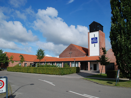 Mrkhj Kirke, Gladsaxe-Herlev Provsti. All  copyright Jens Kinkel
