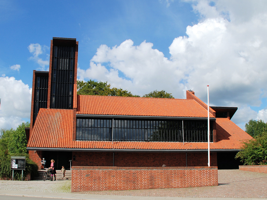 Steng�rd Kirke, Gladsaxe-Herlev Provsti. All � copyright Jens Kinkel
