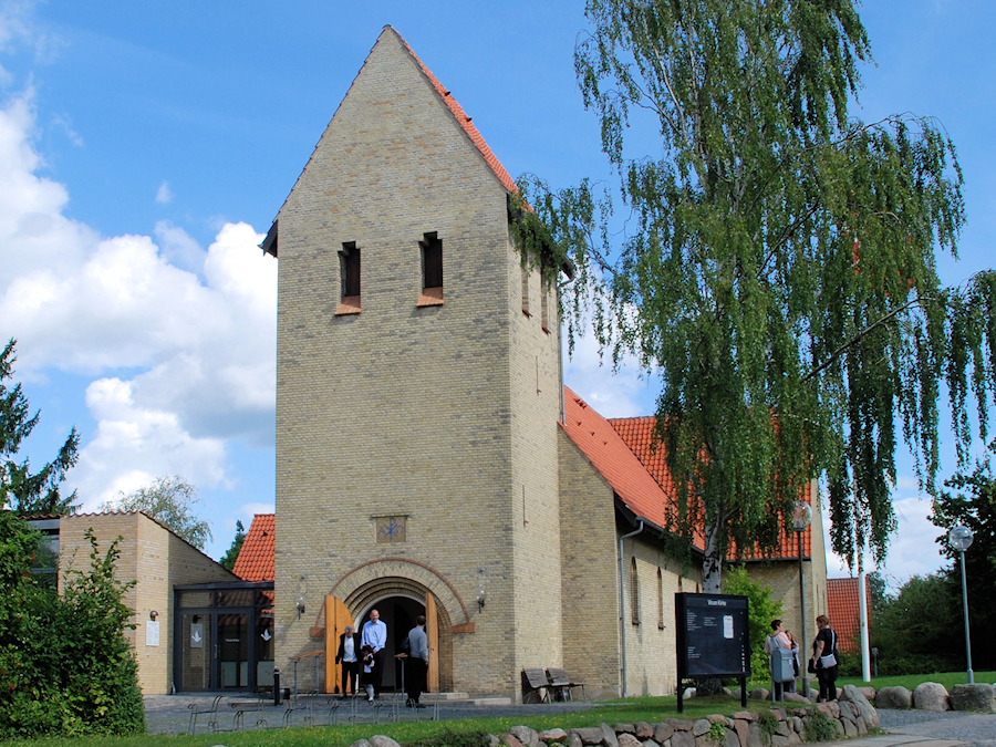 Virum Kirke, Kgs. Lyngby Provsti. All © copyright Jens Kinkel