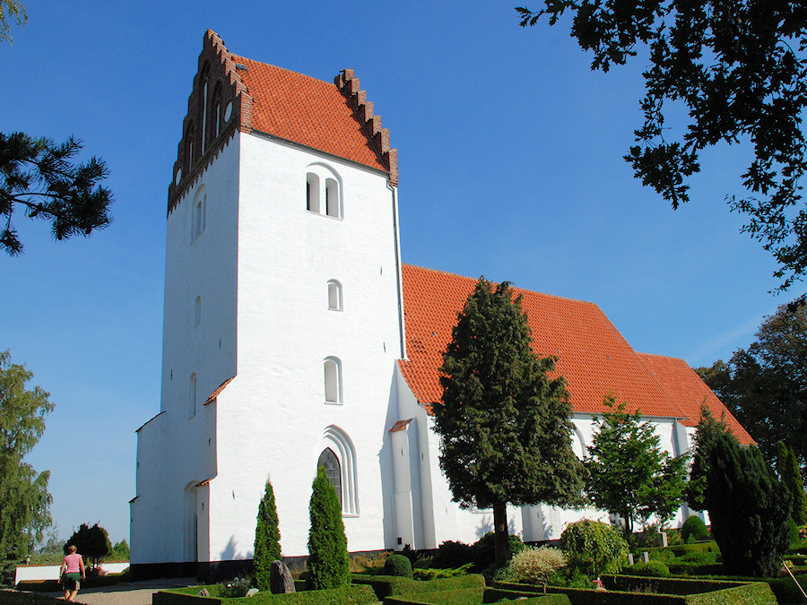 D�llefjelde Kirke, All � copyright Jens Kinkel