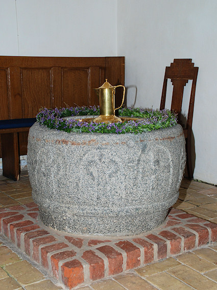 D�llefjelde Kirke, All � copyright Jens Kinkel