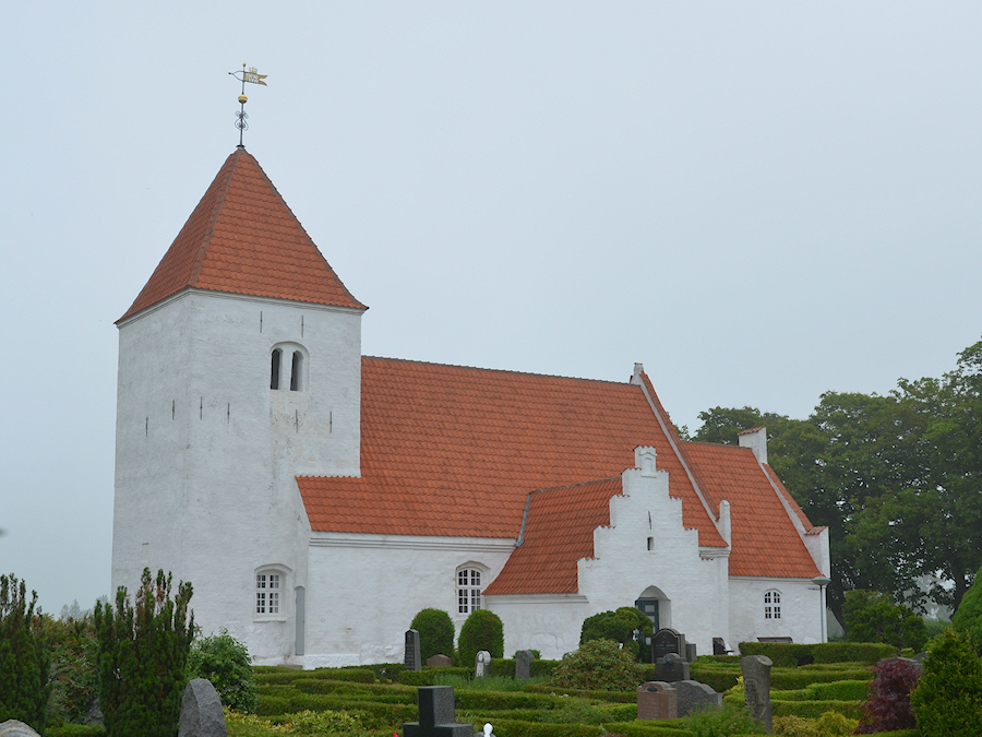 Fem� Kirke, Lolland Vestre Provsti. All � copyright Jens Kinkel