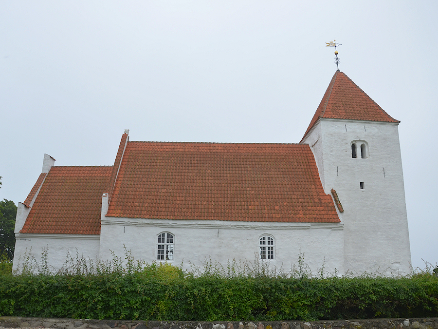 Fem� Kirke, Lolland Vestre Provsti. All � copyright Jens Kinkel