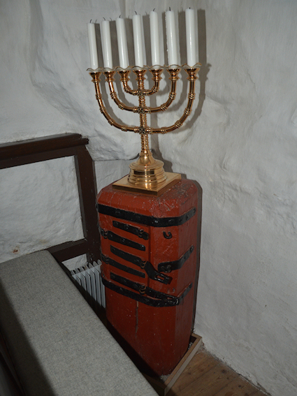 Fem� Kirke, Lolland Vestre Provsti. All � copyright Jens Kinkel