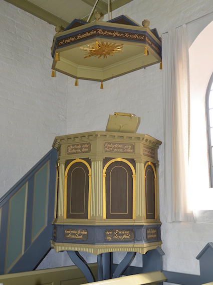 Karleby Kirke, Falster Provsti. All � copyright Jens Kinkel