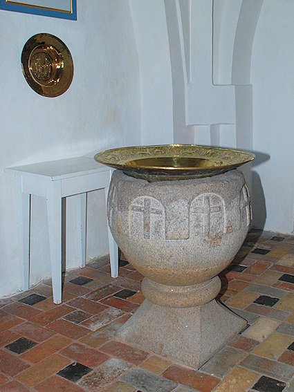 Majb�lle Kirke, All � copyright Jens Kinkel