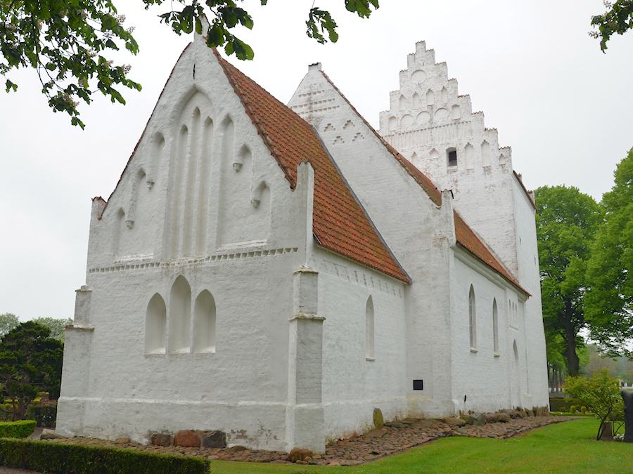 Ønslev Kirke, Falster Provsti. All © copyright Jens Kinkel