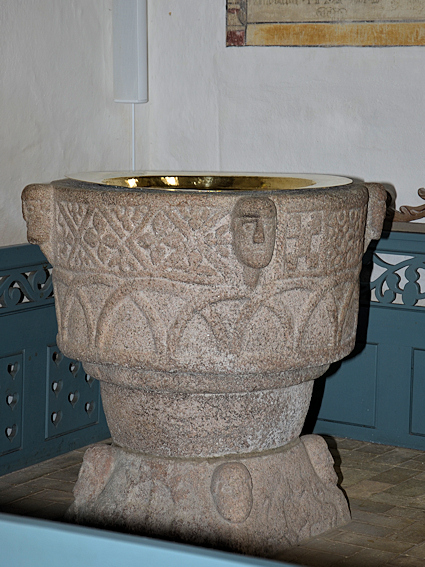 Br�ns Kirke, T�nder Provsti. All � copyright Jens Kinkel