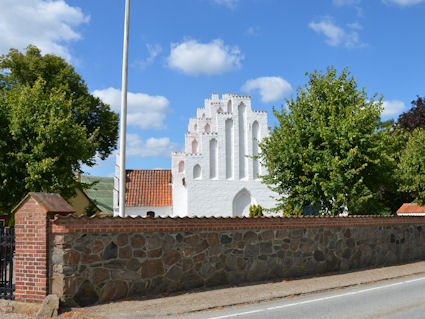 Frydendal Kirke, Holbæk Provsti. All © copyright Jens Kinkel
