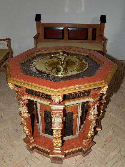 Kundby Kirke. Holb�k Provsti. All � copyright Jens Kinkel