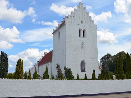 Kvanl�se Kirke, Holb�k Provsti. All � copyright Jens Kinkel