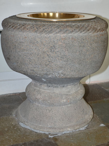 Kvanl�se Kirke, Holb�k Provsti. All � copyright Jens Kinkel