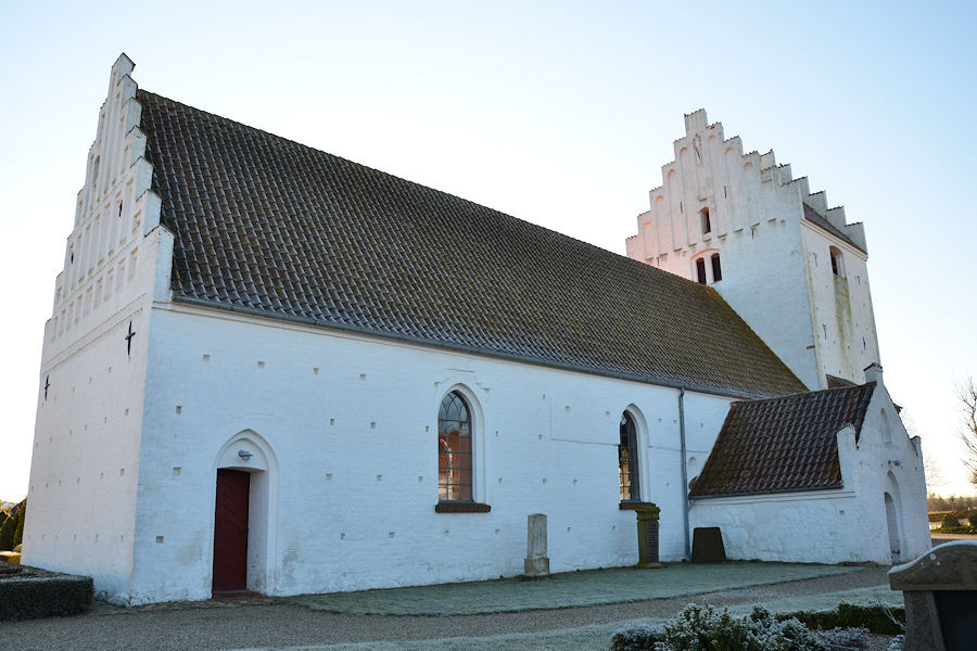 M�rk�v Kirke, Holb�k Provsti. All � copyright Jens Kinkel