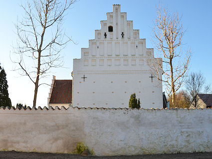 M�rk�v Kirke, Holb�k Provsti. All � copyright Jens Kinkel