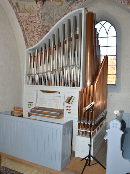 M�rk�v Kirke, Holb�k Provsti. All � copyright Jens Kinkel