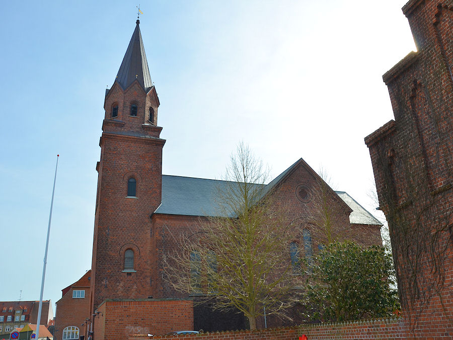 Sankt Nikolai Kirke, Holb�k Provsti. All � copyright Jens Kinkel