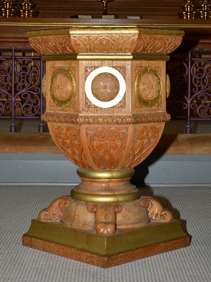 Sankt Nikolai Kirke, Holb�k Provsti. All � copyright Jens Kinkel