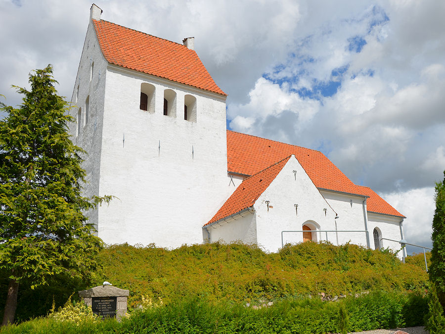S�nder Asmindrup Kirke, Holb�k Provsti. All � copyright Jens Kinkel