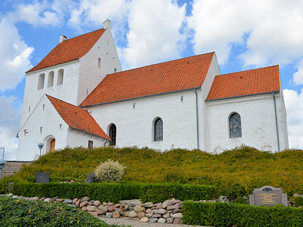 S�nder Asmindrup Kirke, Holb�k Provsti. All � copyright Jens Kinkel