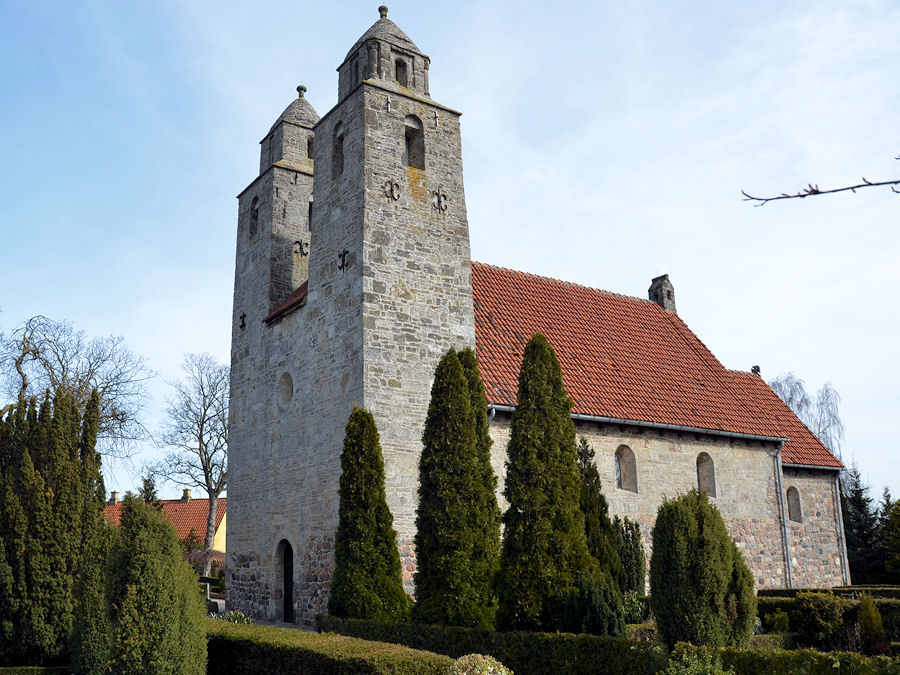 Tveje Merl�se Kirke, Holb�k Provsti. All � copyright Jens Kinkel
