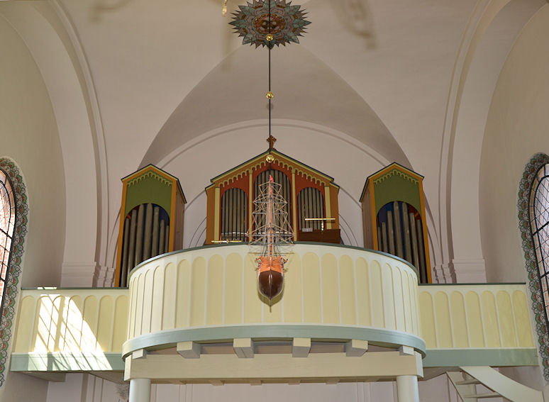 Ugerl�se Kirke, Holb�k Provsti. All � copyright Jens Kinkel