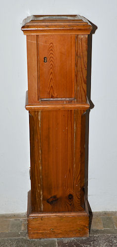 Ugerl�se Kirke, Holb�k Provsti. All � copyright Jens Kinkel