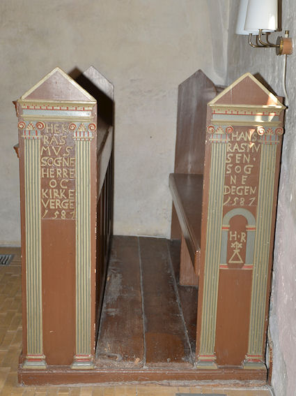 Undl�se Kirke, Holb�k Provsti. All � copyright Jens Kinkel