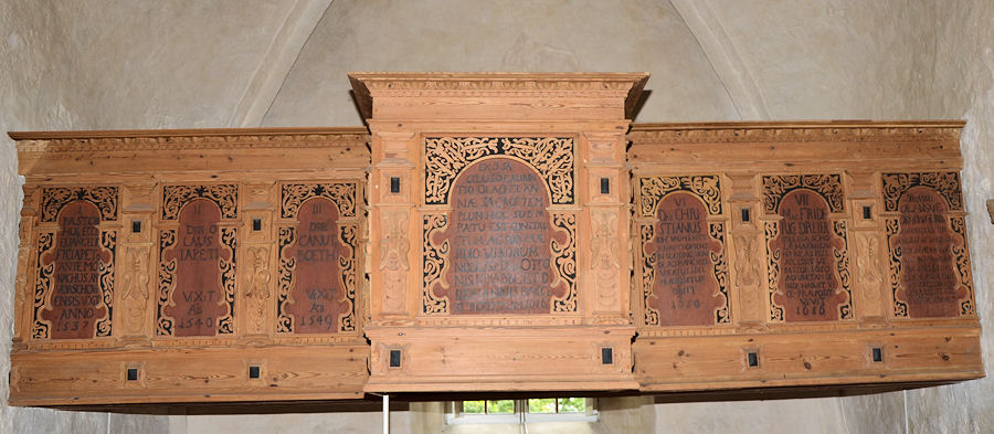 Undl�se Kirke, Holb�k Provsti. All � copyright Jens Kinkel