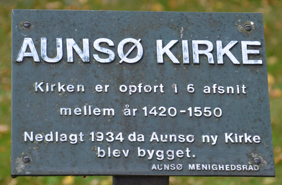Auns� Gamle Kirke, Kalundborg Provsti. All � copyright Jens Kinkel