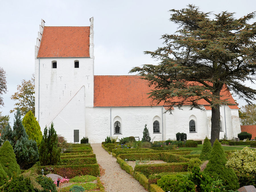 F�llenslev Kirke, Kalundborg Provsti. All � copyright Jens Kinkel