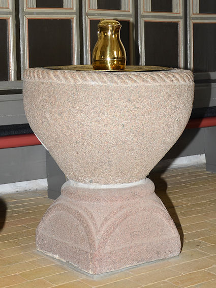 F�llenslev Kirke, Kalundborg Provsti. All � copyright Jens Kinkel