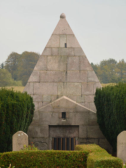 F�llenslev Kirke, Kalundborg Provsti. All � copyright Jens Kinkel