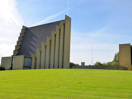 Nyvangskirken, Kalundborg Provsti. All � copyright Jens Kinkel
