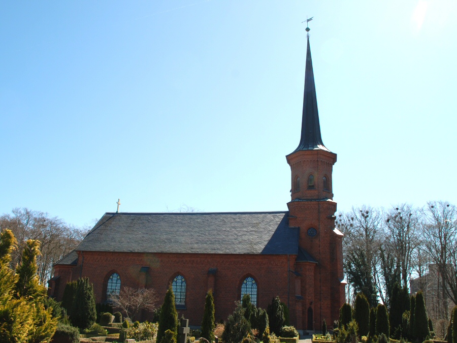 Hylleholt Kirke, Tryggev�lde Provsti