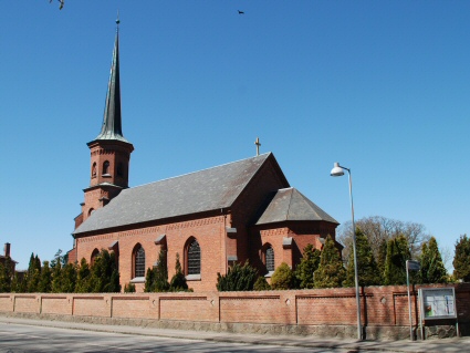 Hylleholt Kirke, Tryggev�lde Provsti