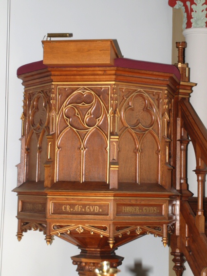 Hylleholt Kirke, Tryggev�lde Provsti