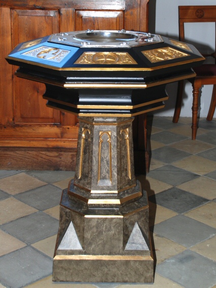 Hylleholt Kirke, Tryggev�lde Provsti