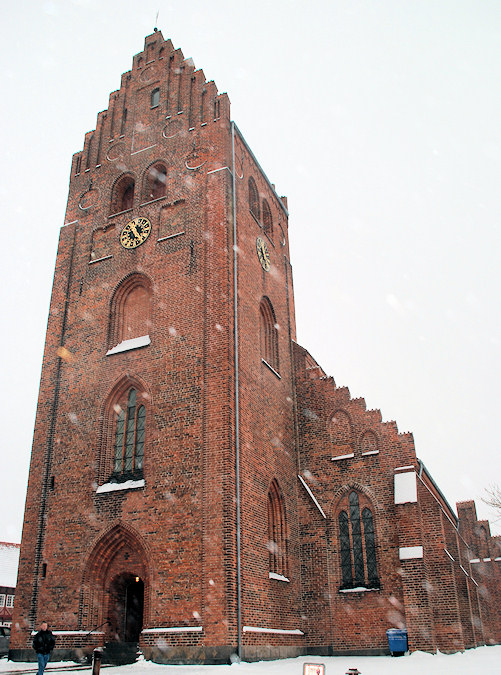 Sankt Peders Kirke, N�stved Provsti. All � copyright Jens Kinkel
