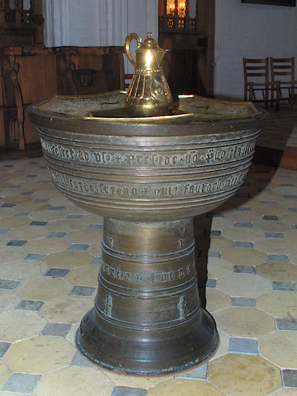 Sankt Peders Kirke, N�stved Provsti. All � copyright Jens Kinkel