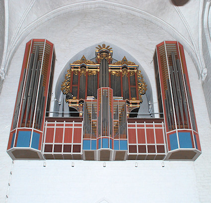 Sankt Peders Kirke, N�stved Provsti. All � copyright Jens Kinkel