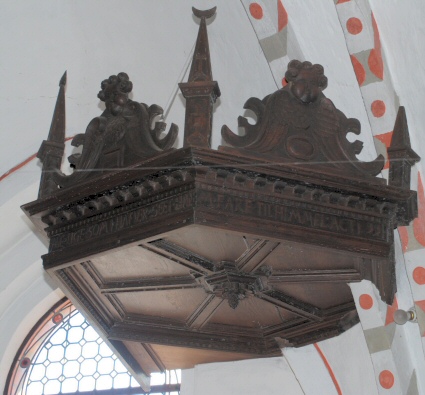 Roholte Kirke, Tryggev�lde Provsti