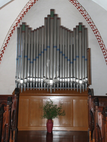 Roholte Kirke, Tryggev�lde Provsti