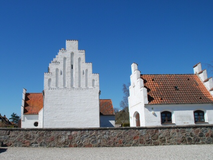 Spjellerup Kirke, Tryggev�lde Provsti