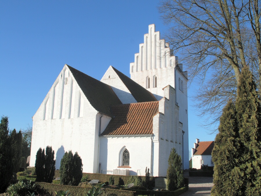 Teestrup Kirke, Tryggev�lde Provsti