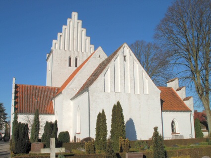Teestrup Kirke, Tryggev�lde Provsti