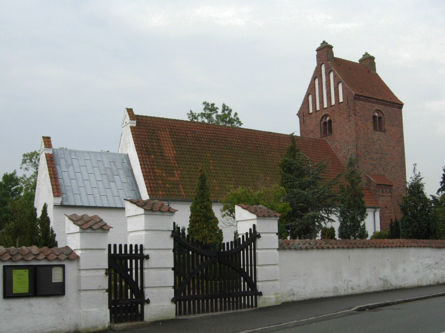 Tune Kirke